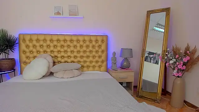 TrishaDarks online show from 03/06/26, 06:10