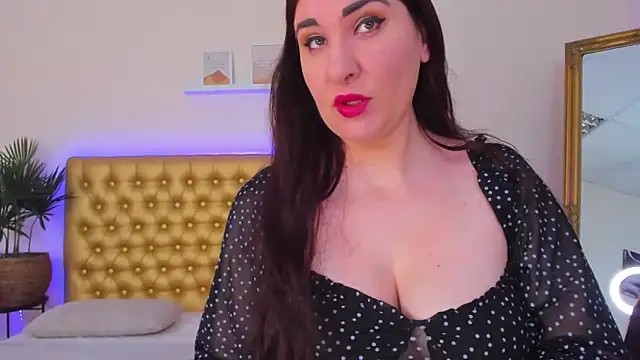 TrishaDarks online show from 04/06/26, 06:03