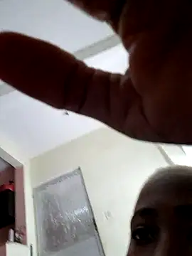 Snapshot of milenega27 chatting on 09/22/25, 11:34 milenega27 online show from 09/22/25, 11:34