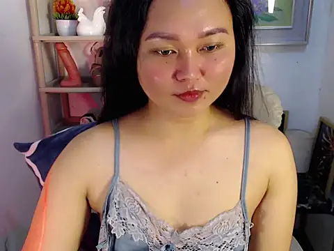 Snapshot of Eyes-on-me chatting on 06/28/26, 07:42 Eyes-on-me online show from 06/28/26, 07:42