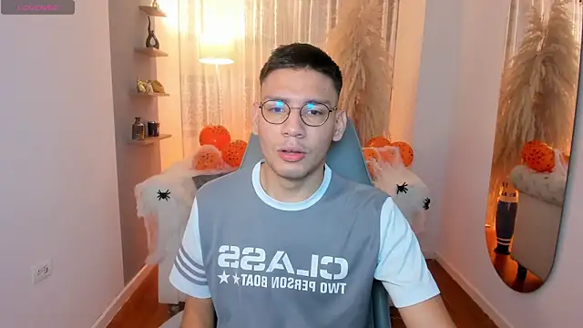 Snapshot of marcuswildx chatting on 10/03/25, 12:46 marcuswildx online show from 10/03/25, 12:46