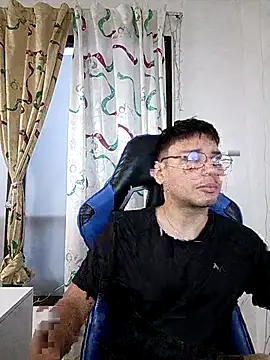 Snapshot of marcuswildx chatting on 11/20/25, 10:59 marcuswildx online show from 11/20/25, 10:59