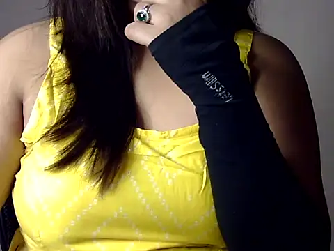 Aaliya02 online show from 11/13/25, 07:40