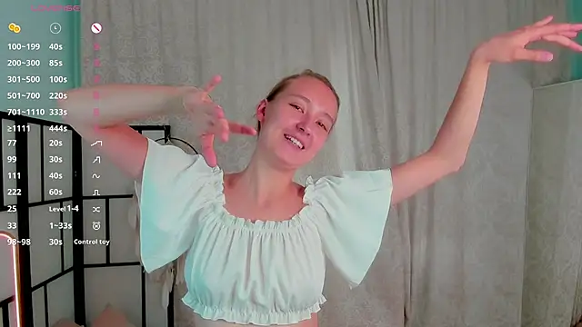 LasonyaTarbor online show from 10/24/25, 08:44