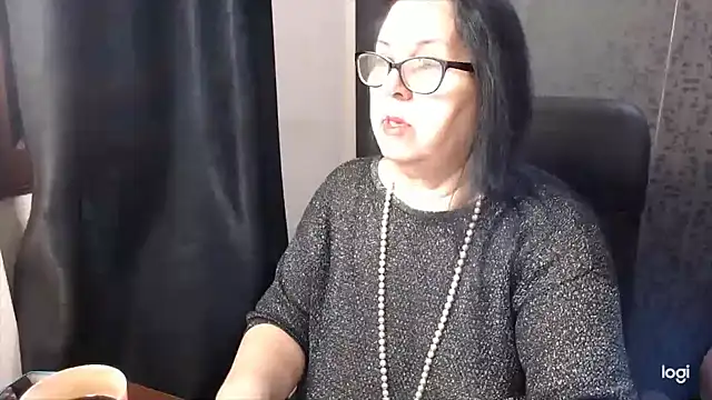 MissSanjanne online show from 11/18/25, 01:22