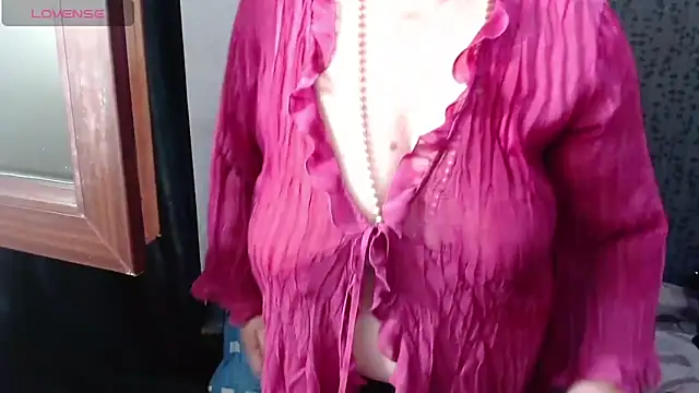 Snapshot of MissSanjanne chatting on 05/26/26, 11:34 MissSanjanne online show from 05/26/26, 11:34