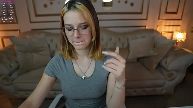 Snapshot of Hoshi_mur chatting on 10/03/25, 02:36 Hoshi mur online show from 10/03/25, 02:36