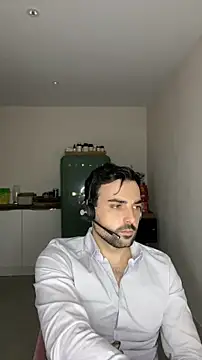 Snapshot of eauminerale chatting on 06/15/26, 09:22 eauminerale online show from 06/15/26, 09:22