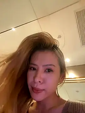 miumiu-66 online show from 09/23/25, 03:37