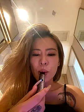 miumiu-66 online show from 09/27/25, 04:23