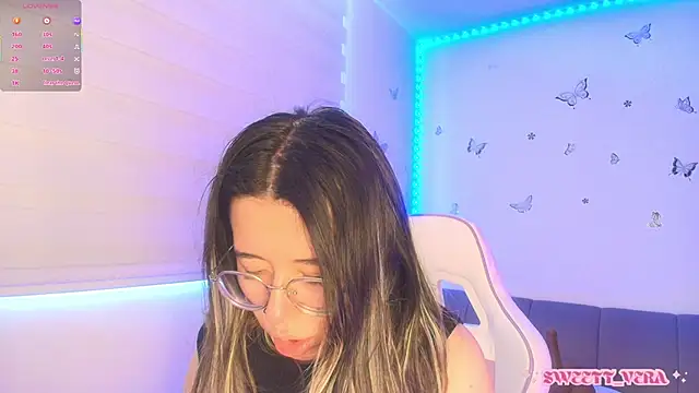 Snapshot of sweettvera chatting on 06/15/26, 01:35 sweettvera online show from 06/15/26, 01:35