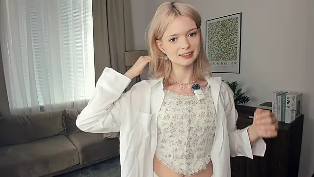 LaureMestler online show from 10/01/25, 08:31