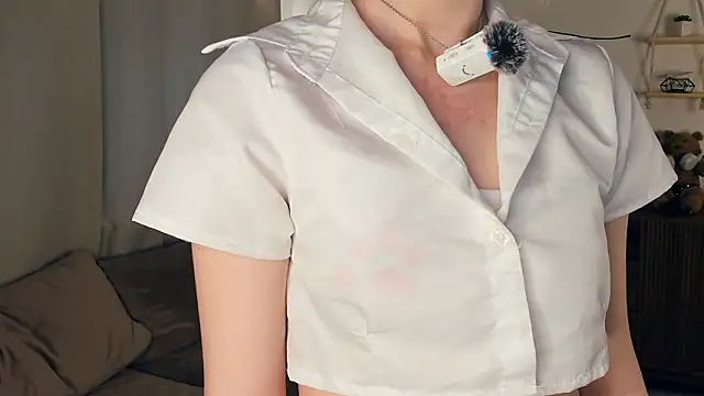 LaureMestler online show from 03/12/26, 08:09