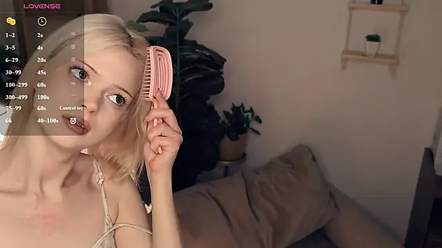 LaureMestler online show from 04/15/26, 09:27