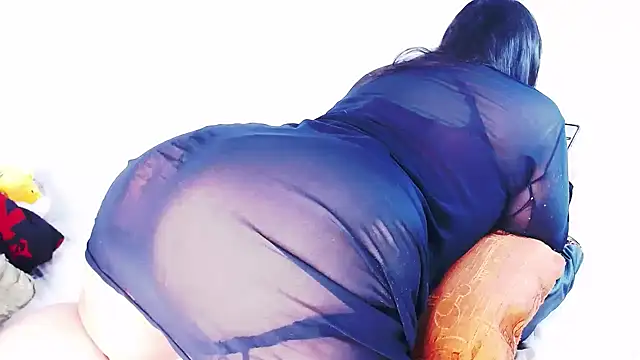 vivianepierss online show from 12/18/25, 07:14