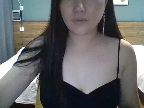 Snapshot of xiaoyizi chatting on 09/27/25, 04:01 xiaoyizi online show from 09/27/25, 04:01