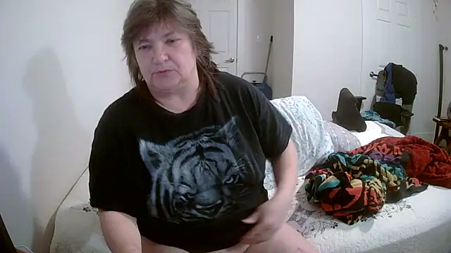 Snapshot of Buggy1965 chatting on 05/16/26, 01:21 Buggy1965 online show from 05/16/26, 01:21