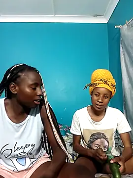 HotPetite 25 online show from 01/05/26, 08:45