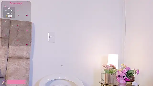 LunaOcampo  online show from 12/03/25, 08:07