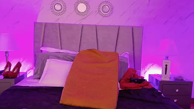Michell Monet online show from 06/04/26, 12:00