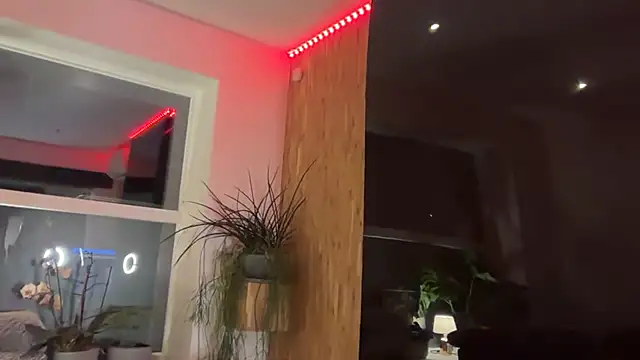 HOTkarenhot online show from 10/21/25, 06:41