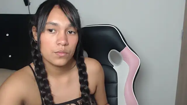 IsabellaSmith11 online show from 10/23/25, 07:23