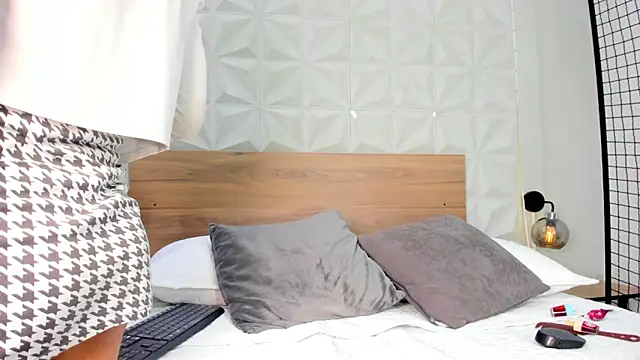 ValeryTrans  online show from 11/27/25, 01:24