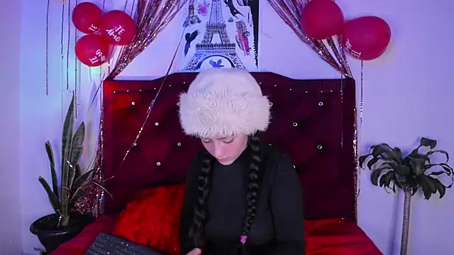 Snapshot of kitty__chs chatting on 02/18/26, 03:19 kitty chs online show from 02/18/26, 03:19