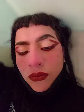 kitty  chs online show from 04/21/26, 03:28