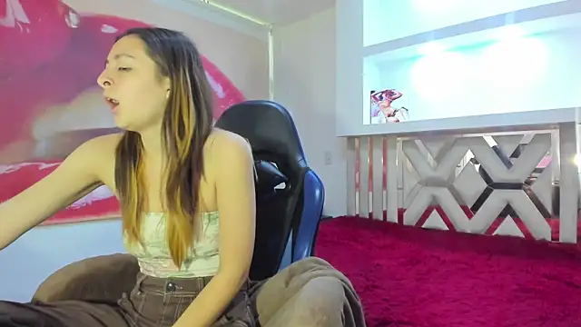 lala clark online show from 10/02/25, 12:01