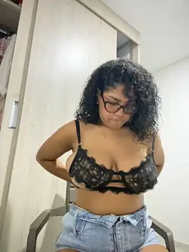 miiabrown18 online show from 10/21/25, 01:39