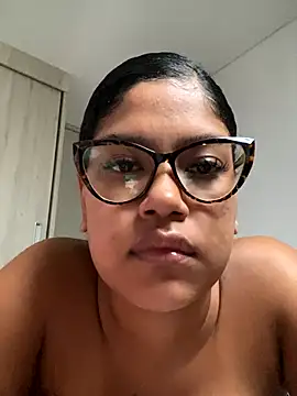 miiabrown18 online show from 10/27/25, 11:36