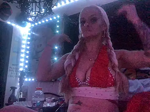 Snapshot of blondebarbiebae chatting on 07/30/26, 03:16 blondebarbiebae online show from 07/30/26, 03:16