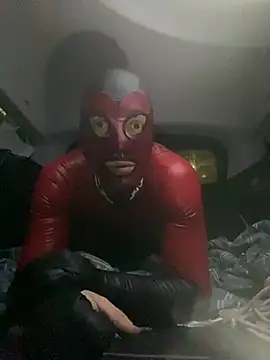 Snapshot of imslutforanyone chatting on 11/02/25, 11:18 imslutforanyone online show from 11/02/25, 11:18