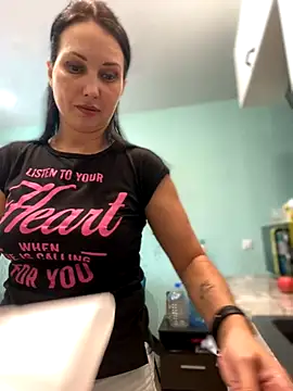 mood berry online show from 09/25/25, 08:07