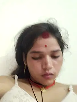 Snapshot of Mahek_love143 chatting on 07/03/26, 10:32 Mahek love143 online show from 07/03/26, 10:32