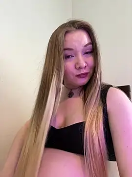 Amalie Smith online show from 06/07/26, 07:34