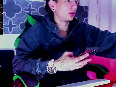 Skinny batman online show from 12/03/25, 10:30