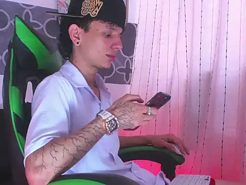 Skinny batman online show from 12/04/25, 09:34