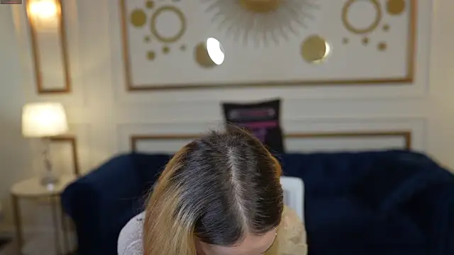 Luchi Sun online show from 10/22/25, 10:26