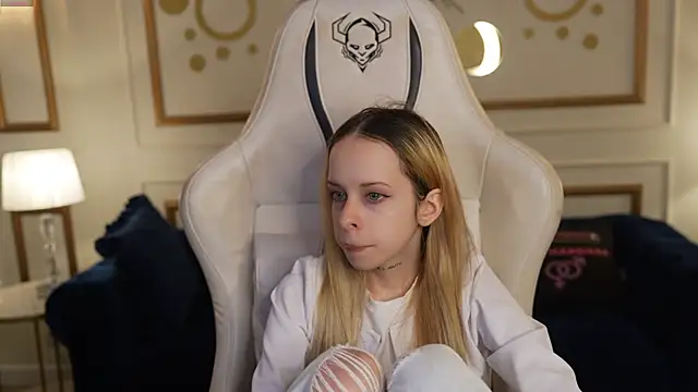 Luchi Sun online show from 10/30/25, 11:22