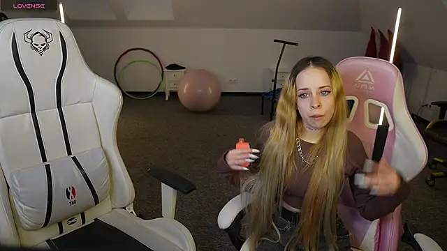 Luchi Sun online show from 11/11/25, 11:32