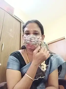Snapshot of tamil_Boomika chatting on 06/09/26, 02:34 tamil Boomika online show from 06/09/26, 02:34