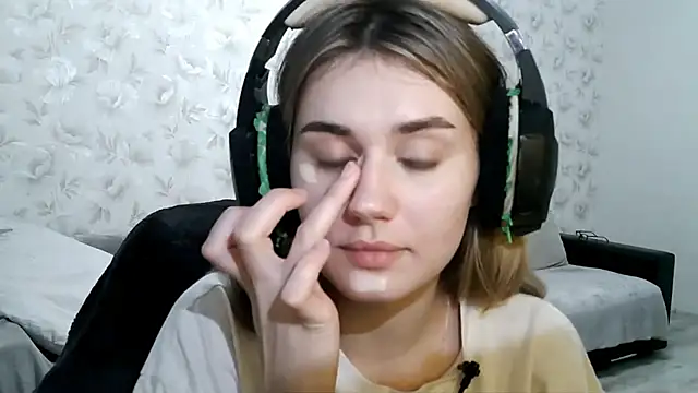 JerrieLoosle online show from 09/29/25, 04:01
