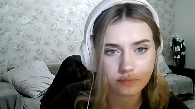 JerrieLoosle online show from 10/10/25, 04:28