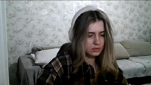 JerrieLoosle online show from 10/12/25, 03:55