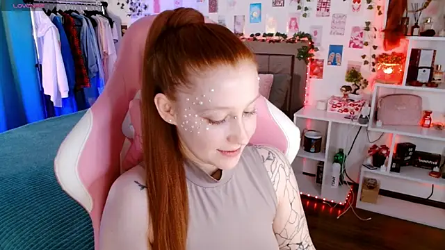 Ayla Hicks online show from 11/24/25, 07:13