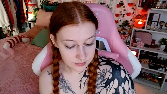 Ayla Hicks online show from 04/15/26, 03:02