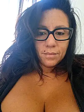 Snapshot of Lolytamilf chatting on 09/30/25, 07:35 Lolytamilf online show from 09/30/25, 07:35