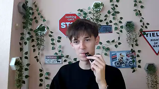 Hoot Dude  online show from 10/06/25, 10:34